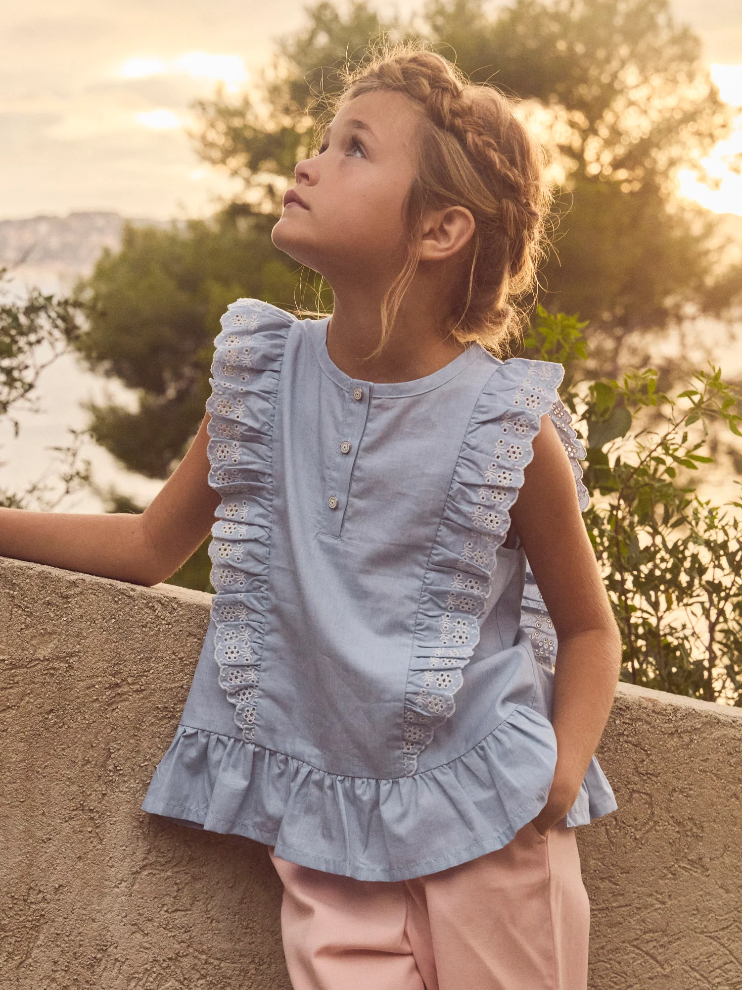 Blouse bleue à volants Fille - Image 2