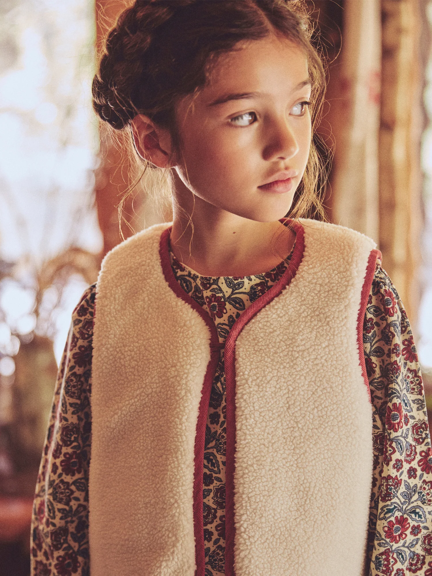 Cardigan sans manches réversible rouge ou écru Fille - Image 5