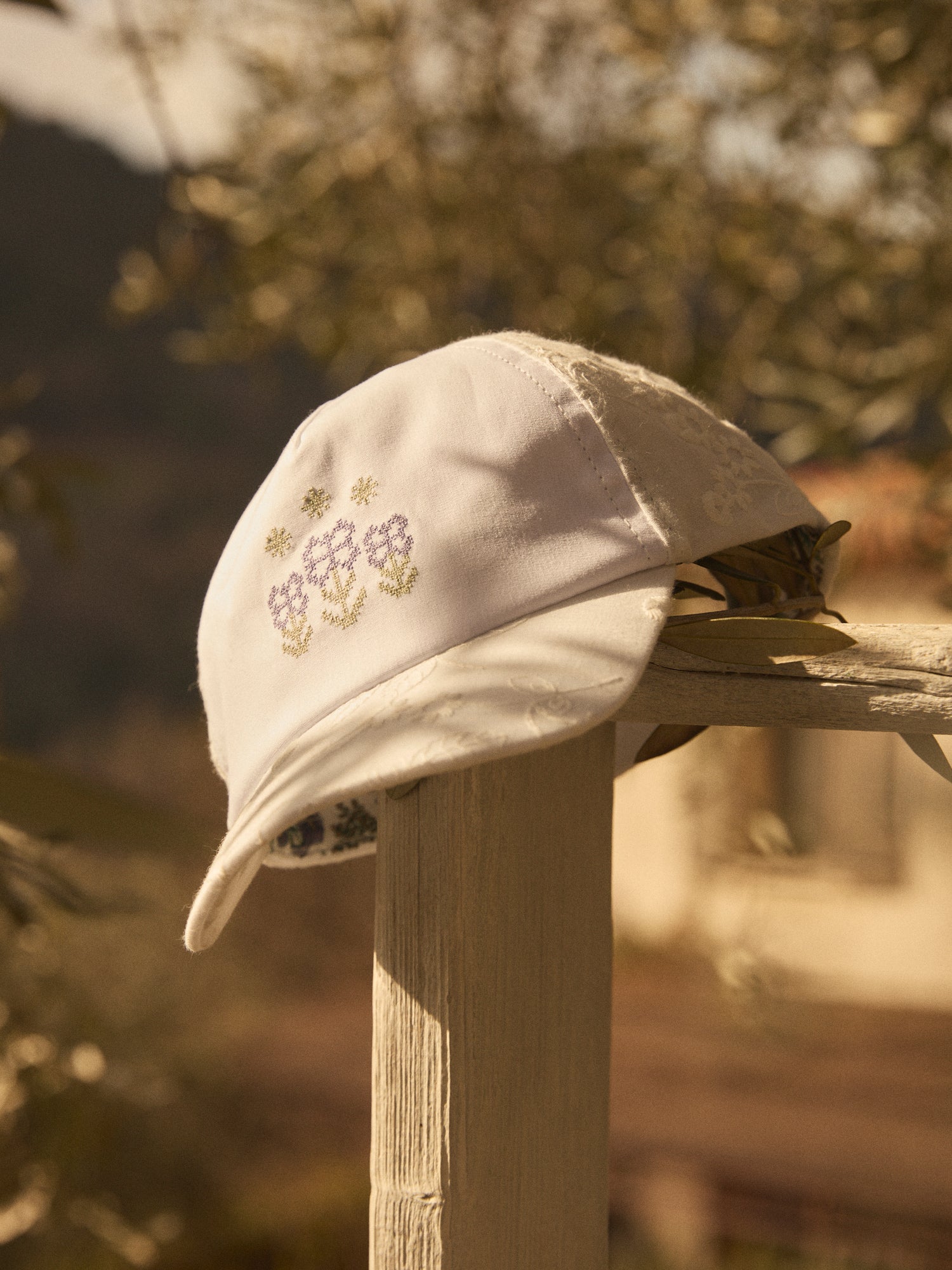 Casquette broderie fleur - Image 3