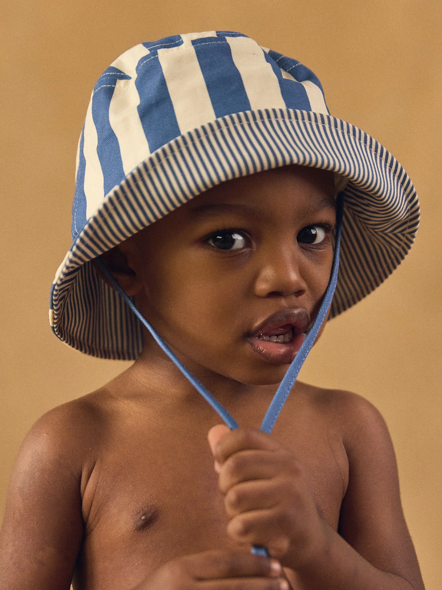 Chapeau à rayures bleues UPF 50+ Bébé Garçon - Image 2