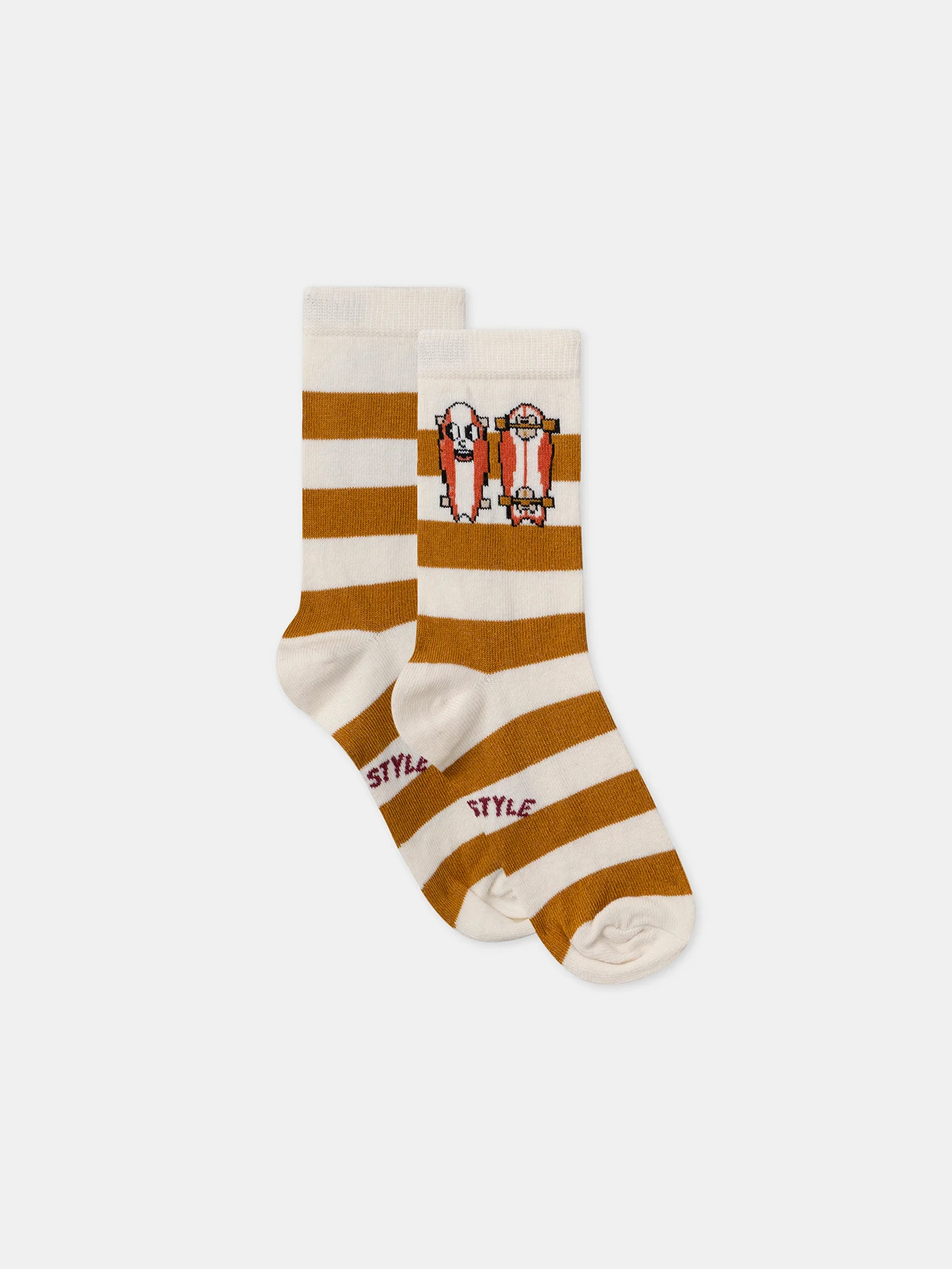 Chaussettes rayées avec skateboard