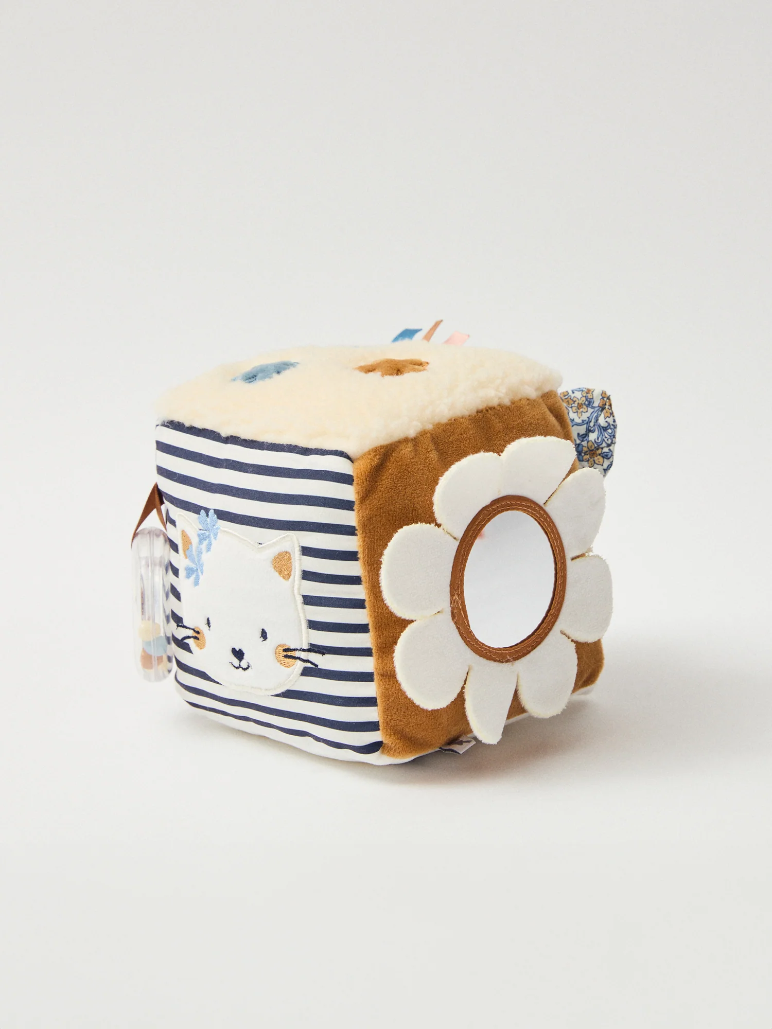 Cube d'activité blanc en multi-matière - Image 4