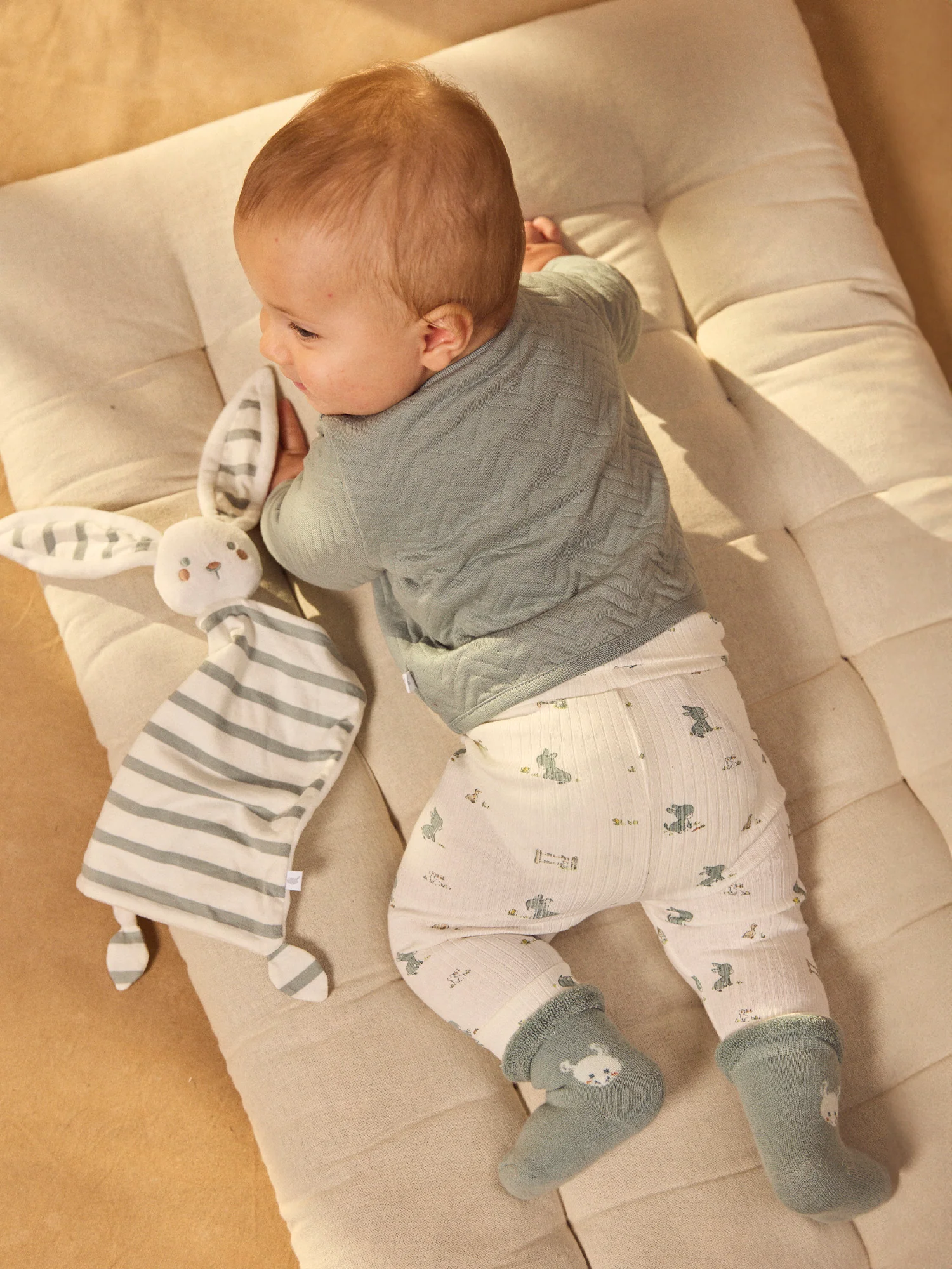 Ensemble haut bleu grisé + pantalon + chaussettes Naissance Garçon - Image 4