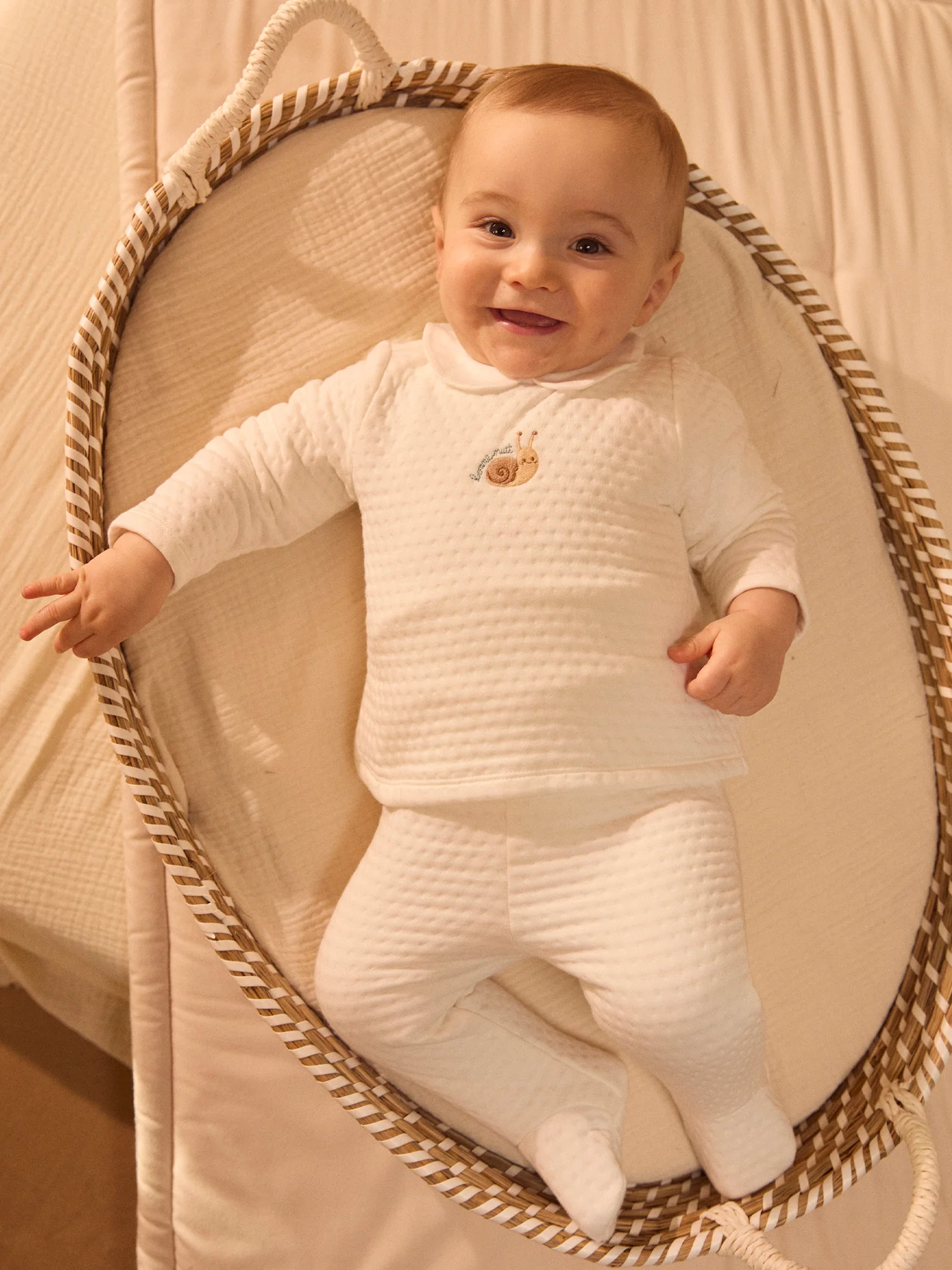 Ensemble haut + pantalon écru + doudou imprimé escargots Naissance Mixte - Image 2