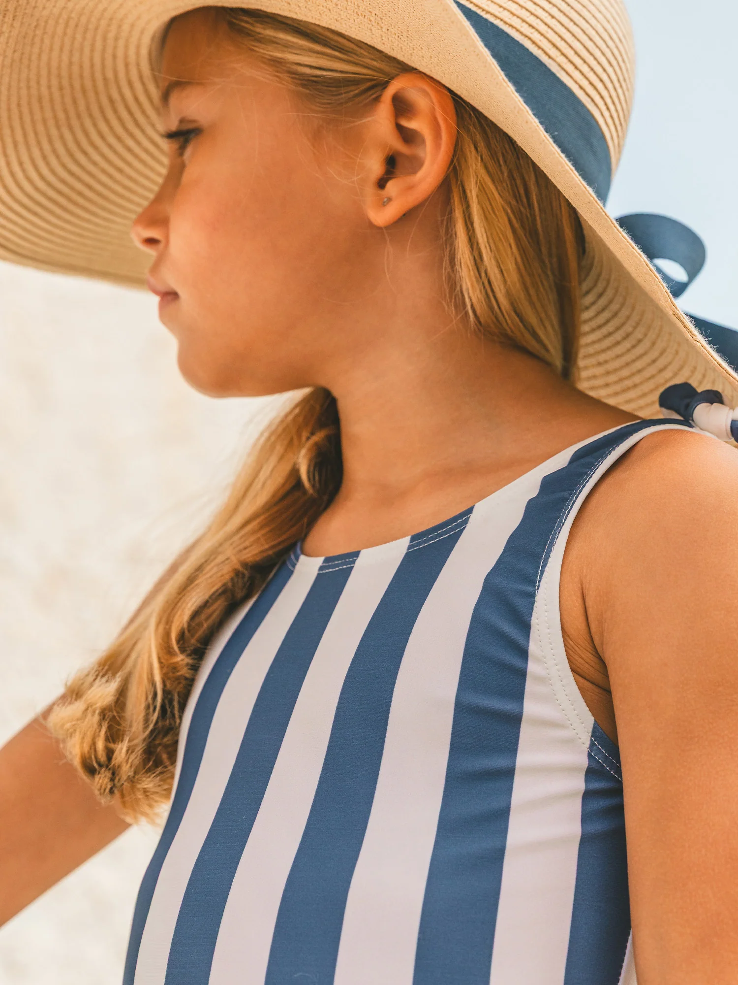 Maillot de bain une pièce à rayures bleues Fille - Image 3