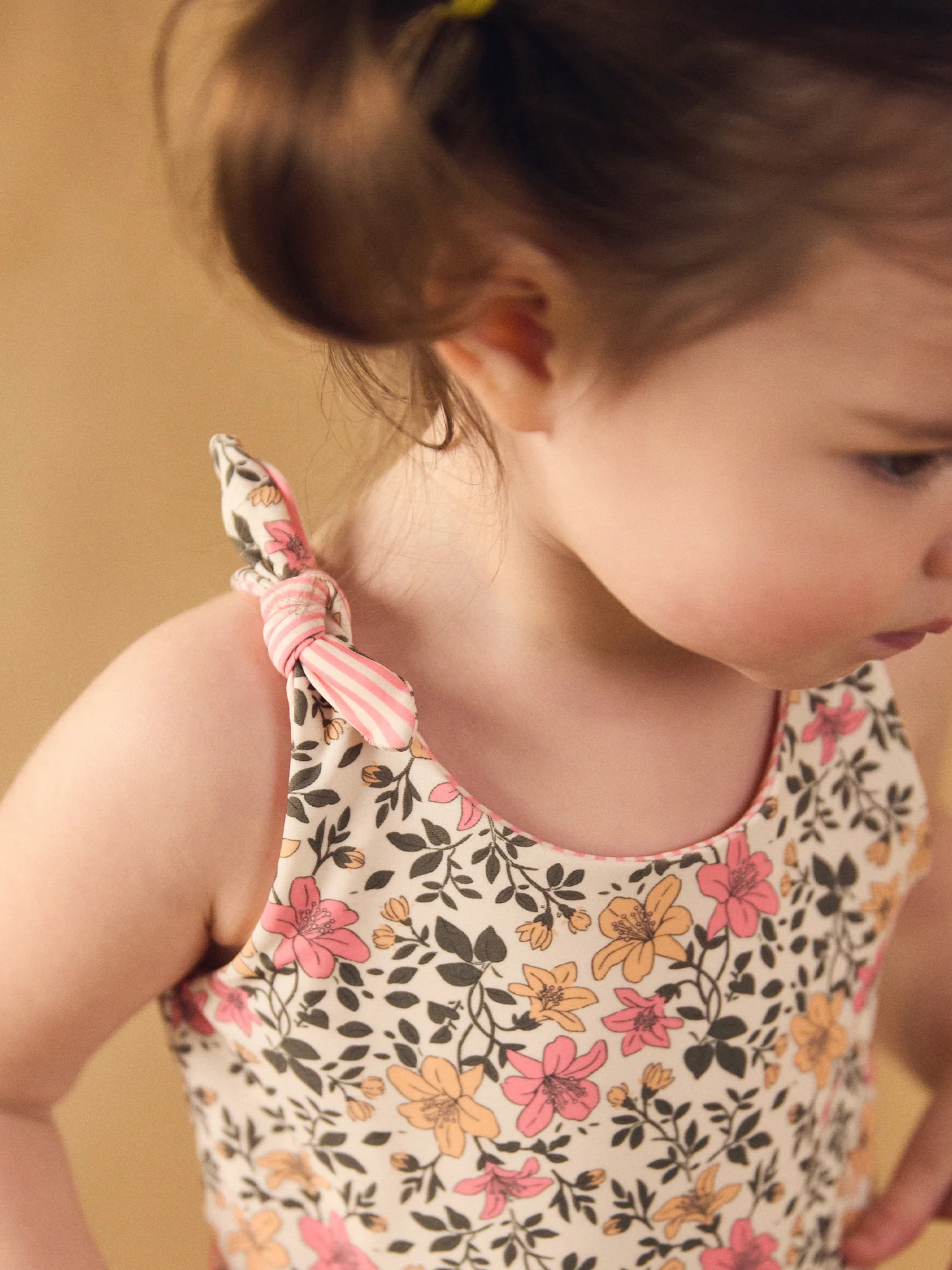 Maillot de bain une pièce réversible imprimé fleuri ou à rayures Bébé Fille - Image 4