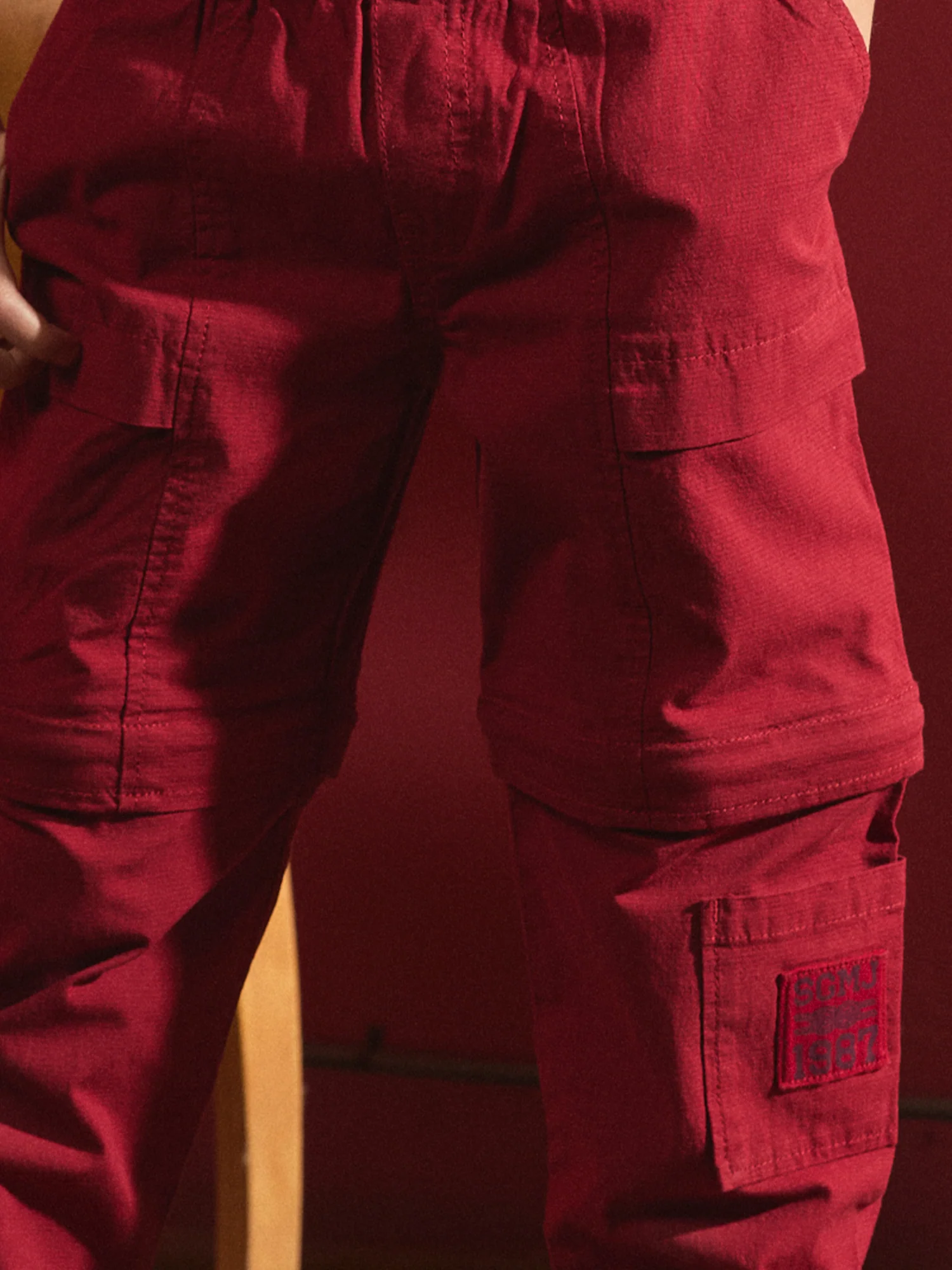 Pantalon Dézipable rouge - Image 5
