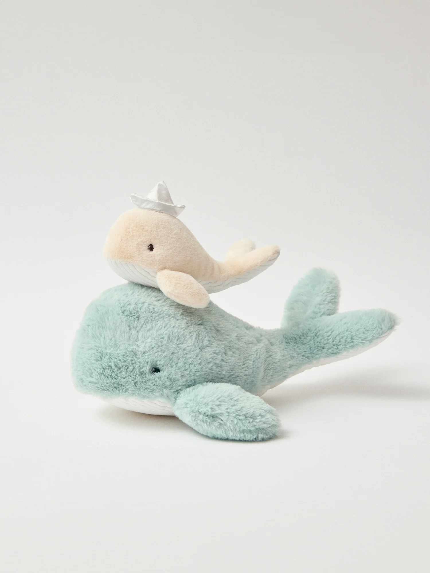 2 peluches baleine bleu clair et beige