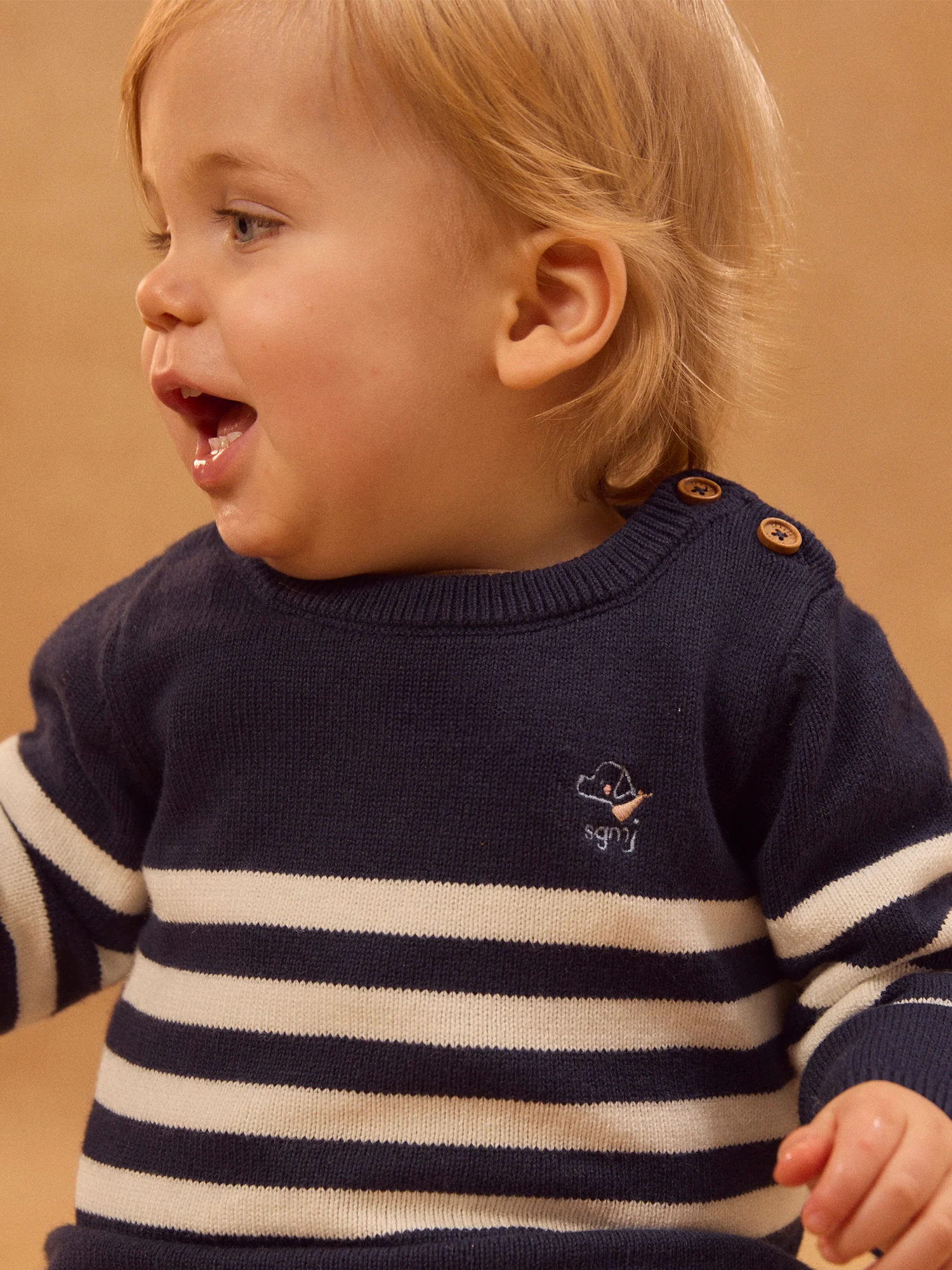Pull bleu marine à rayures blancs Bébé Garçon - Image 3