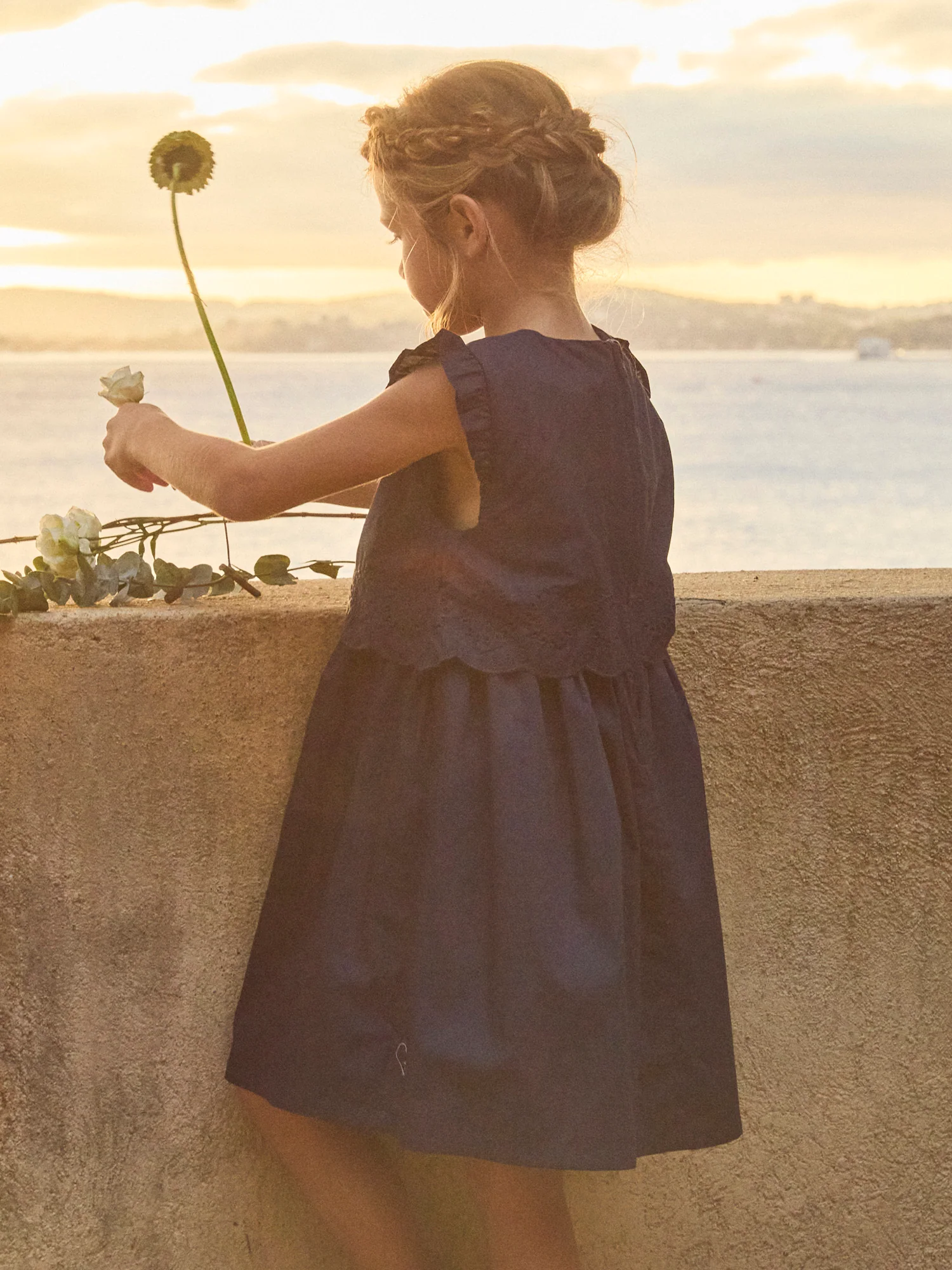Robe bleue à broderies anglaises Fille - Image 4