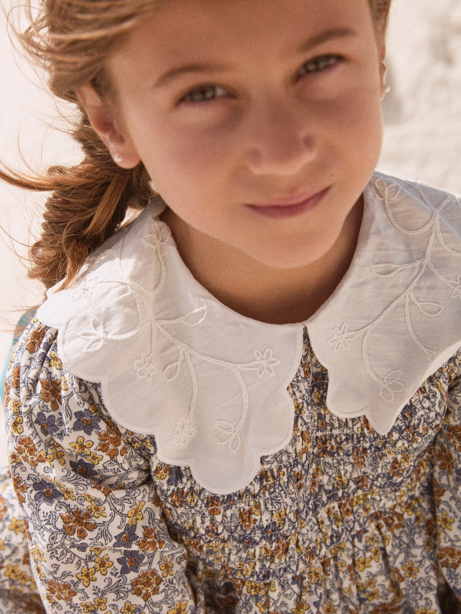 Robe imprimé fleuri à col pétale blanc Fille - Image 3
