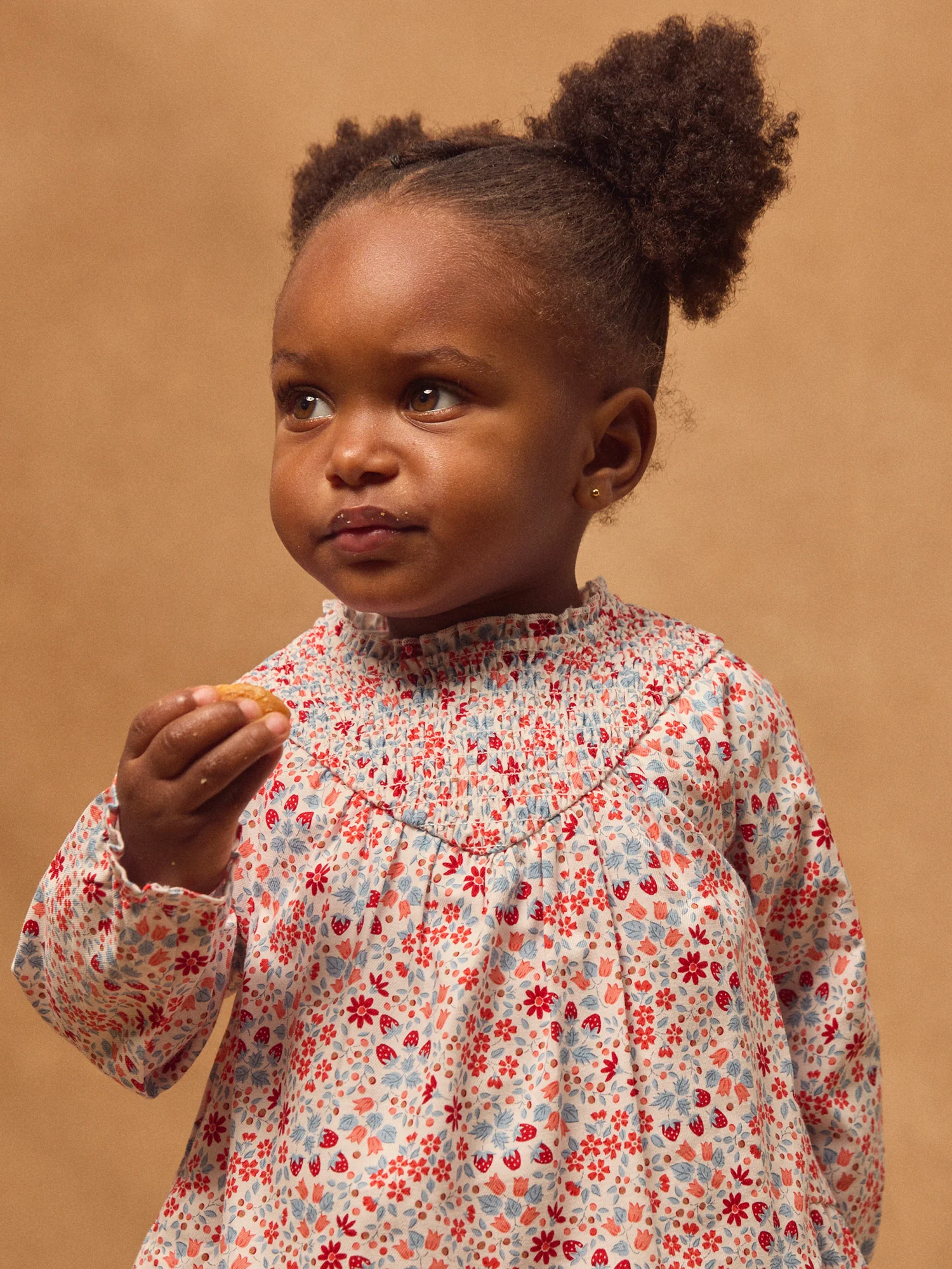 Robe imprimée fleuri et fraises Bébé Fille - Image 3