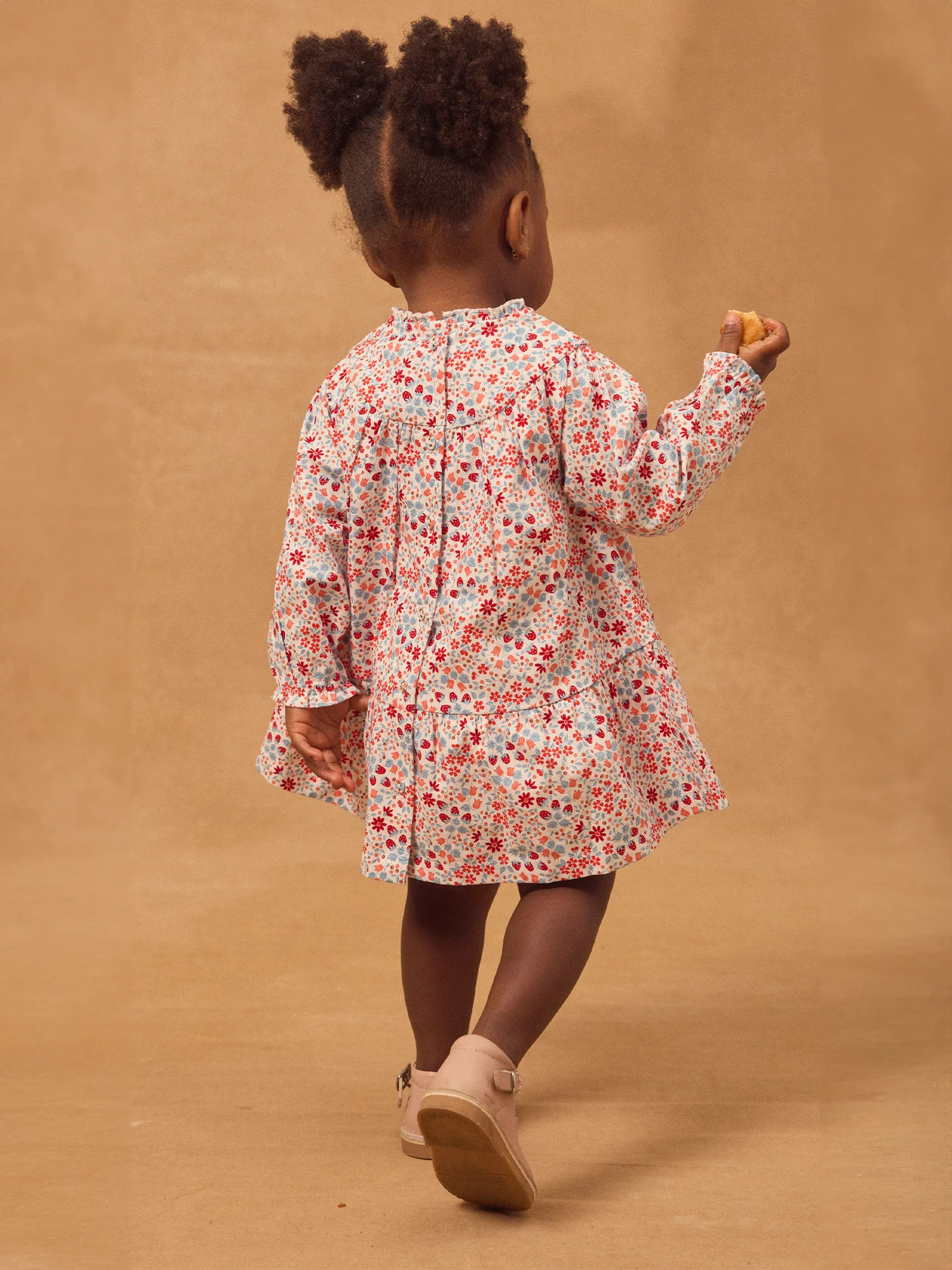 Robe imprimée fleuri et fraises Bébé Fille - Image 4