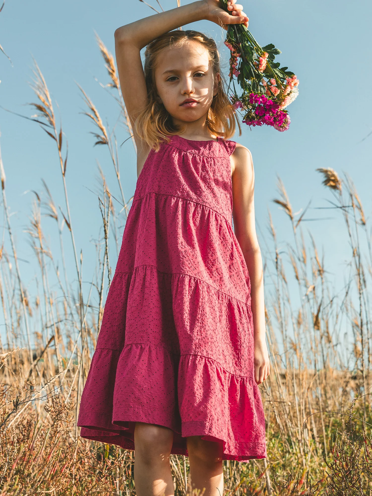 Robe fuchsia à broderies anglaises Fille - Image 2