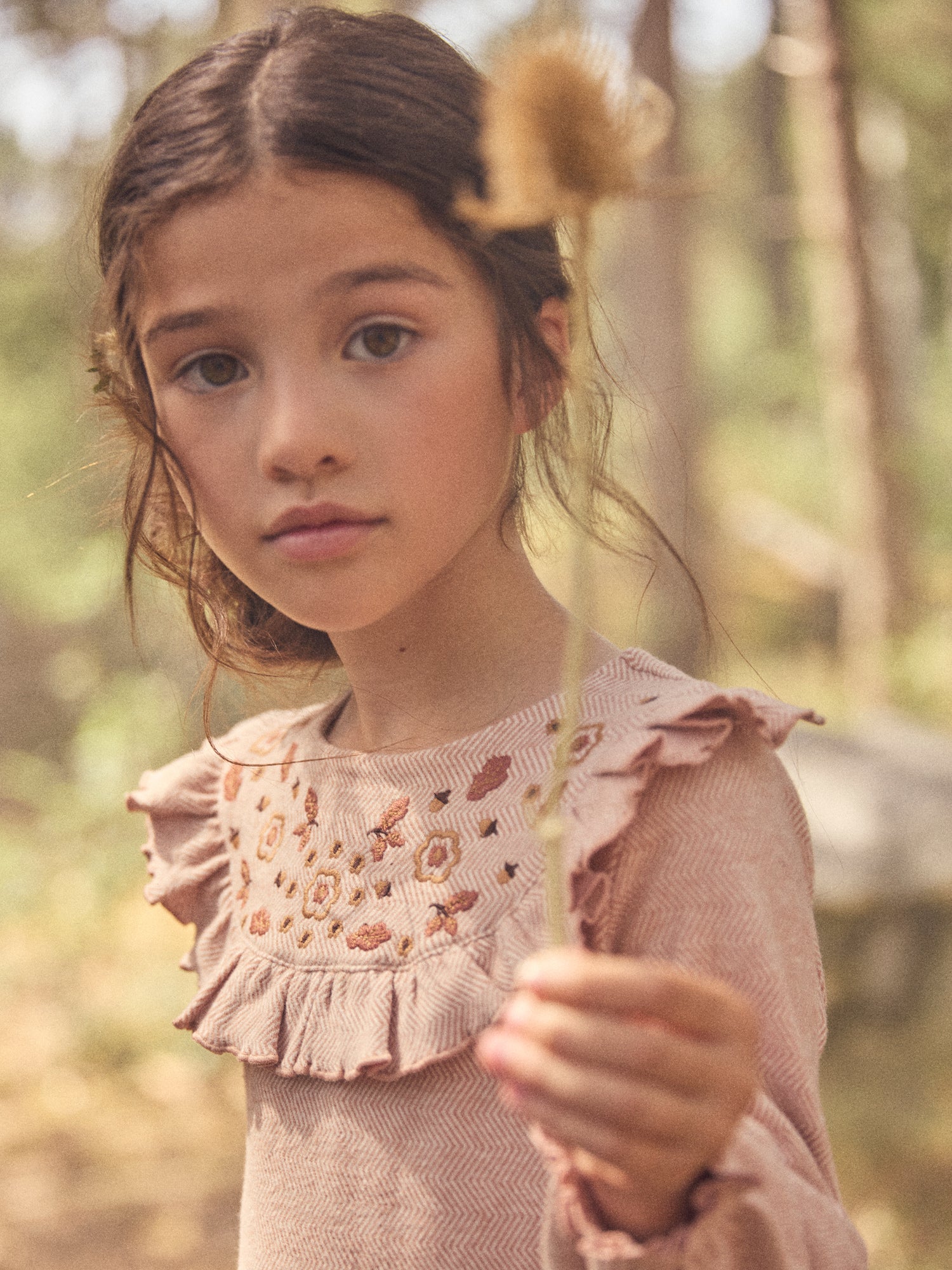 Robe rose à volant et broderies glands Fille - Image 3