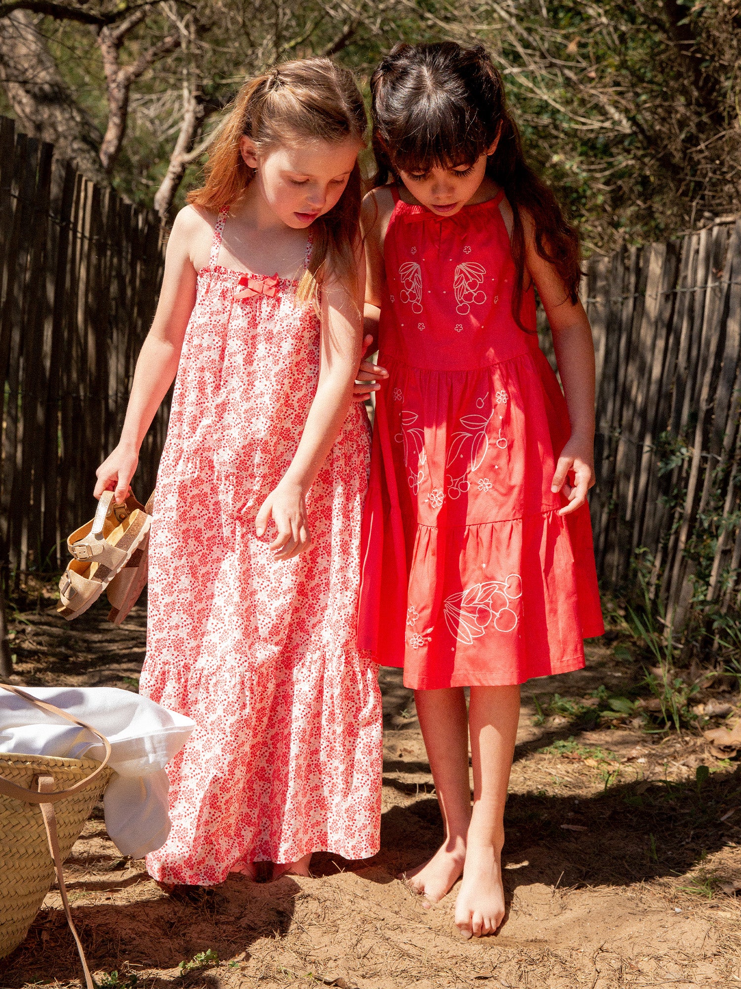 Robe rouge à broderies cerises Fille - Image 5