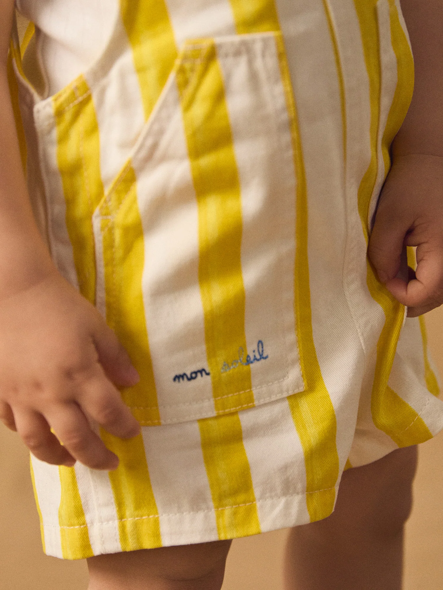 Salopette courte à rayures jaunes Bébé Mixte - Image 4