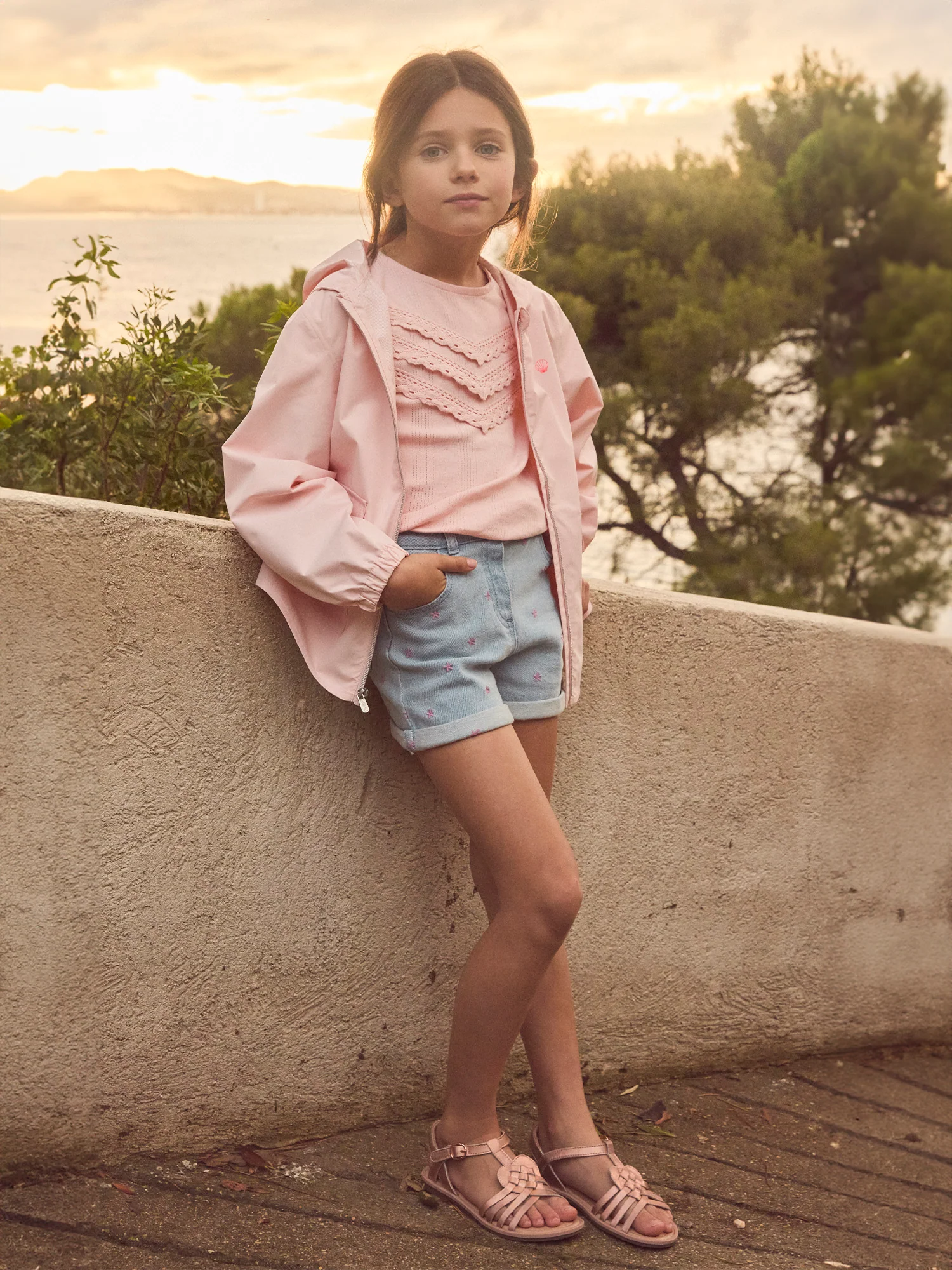 Short denim à broderies fleurs Fille - Image 4