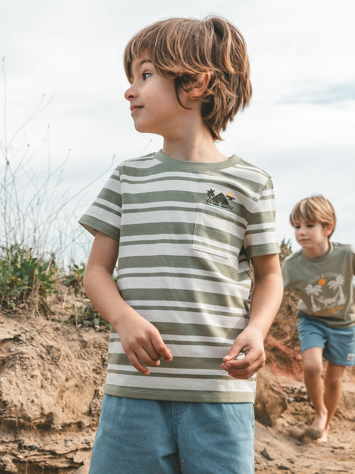 T-shirt à rayures vertes et écrues Garçon - Image 2