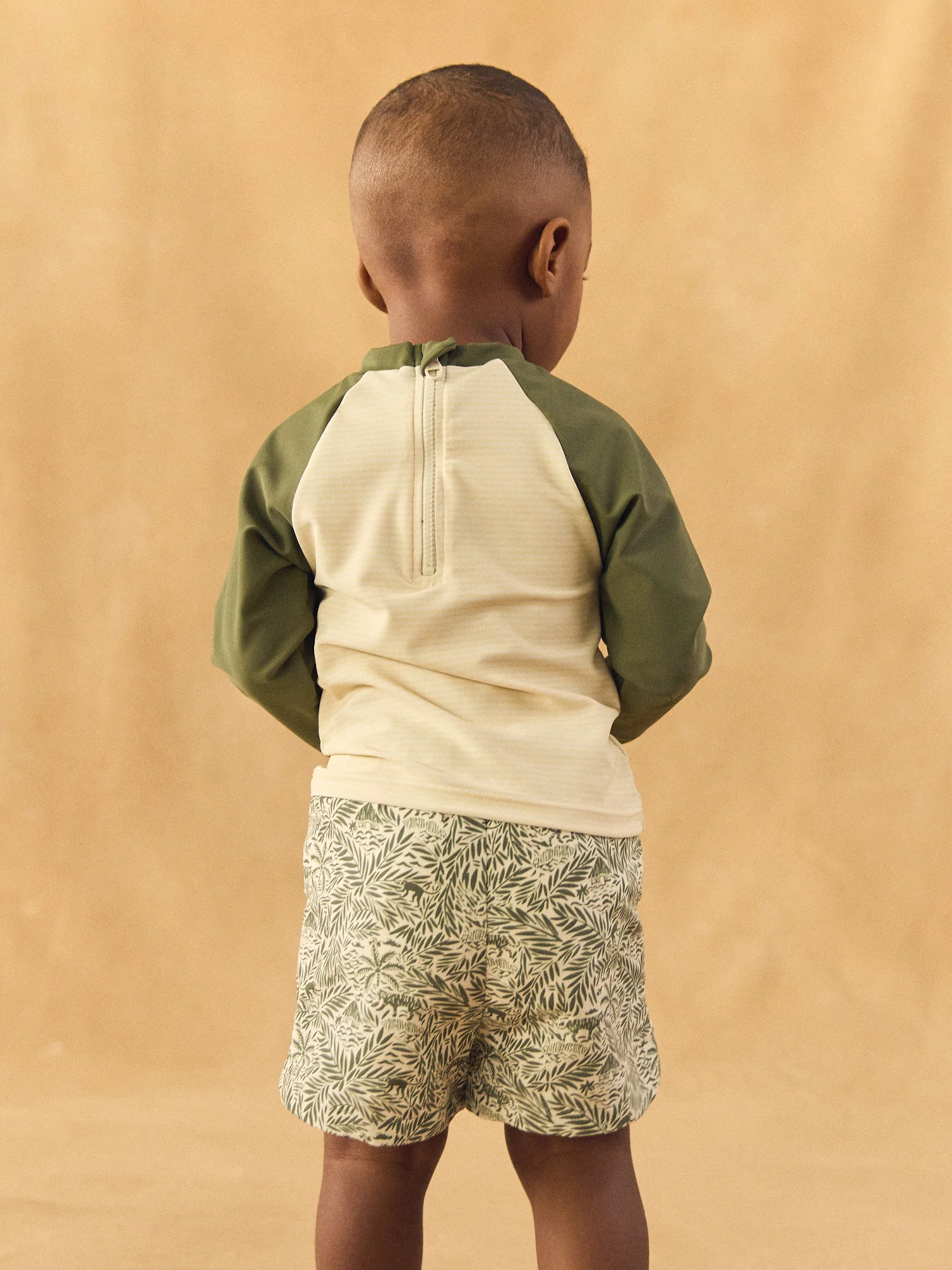 T-shirt de bain vert et écru UPF 50+ Bébé Garçon - Image 4