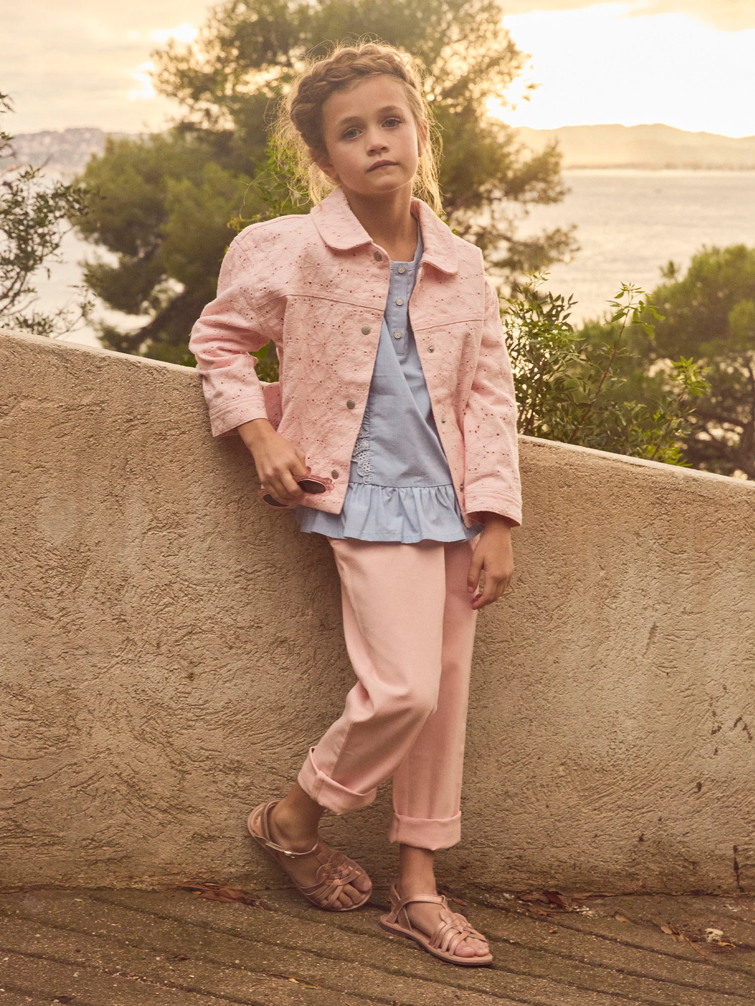 Veste rose broderies anglaises Fille - Image 4